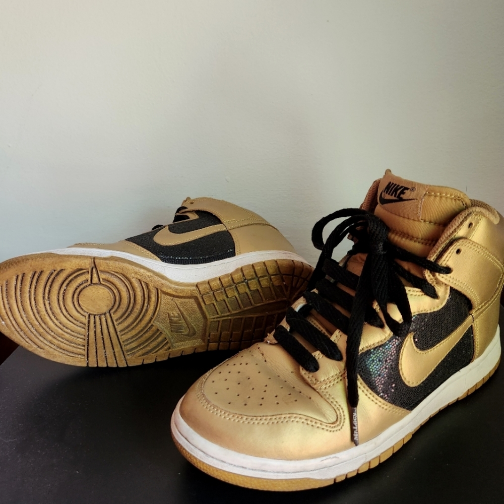 Women's nuke dunk w black sequins